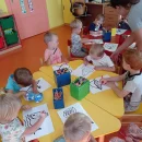 CO DĚLAJÍ MALÁČCI